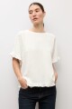 Blusa plumetti con volados crudo