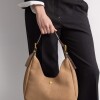 Cartera al hombro Raw en efecto gamuza Taupe