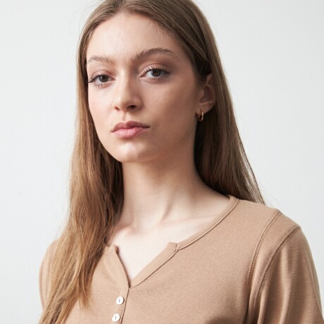 REMERA JALISCO Beige Oscuro