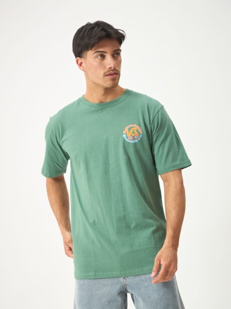 REMERA NOMADS VERDE
