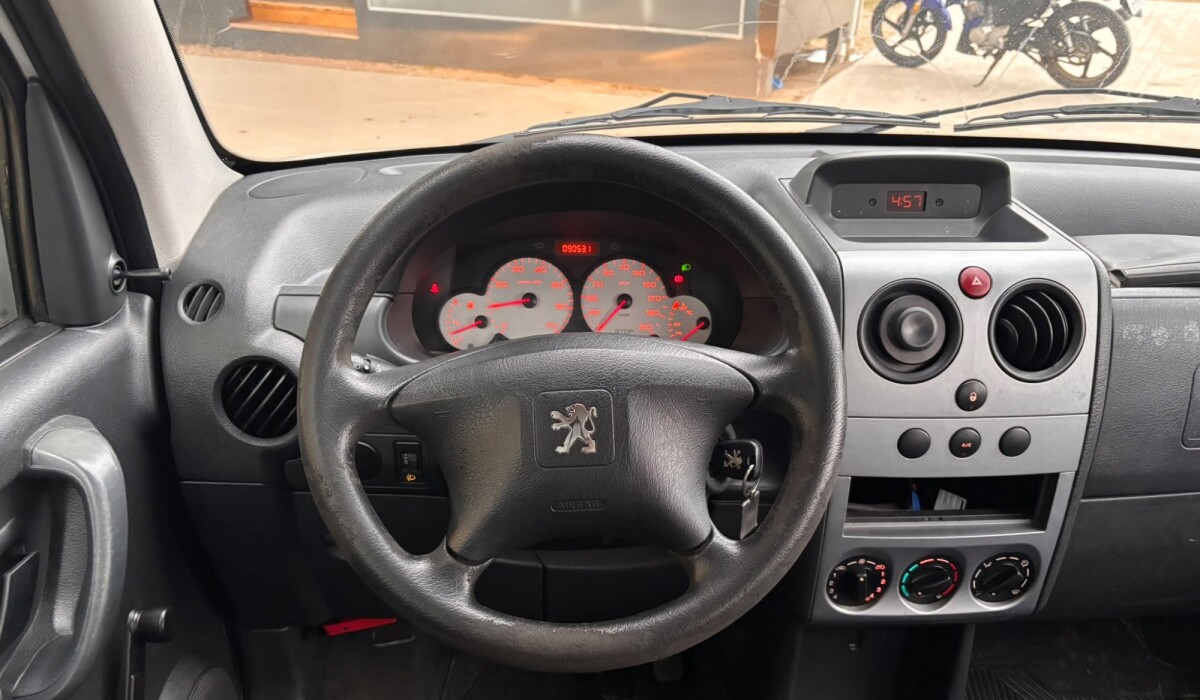 Peugeot Partner 1.4 Furgon - 2017 Peugeot Partner 1.4 Furgon - 2017