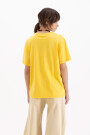 REMERA BEE Amarillo