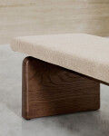Banco Topaz de chenilla beige y madera maciza de fresno con acabado nogal 150cm FSC 100%