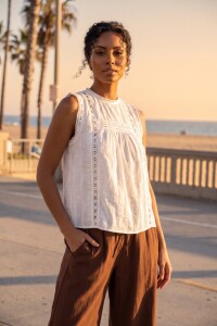 Blusa Con Frunce Nácar