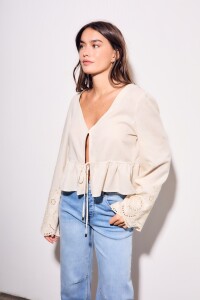 Blusa Con Lino Bordada Nacar