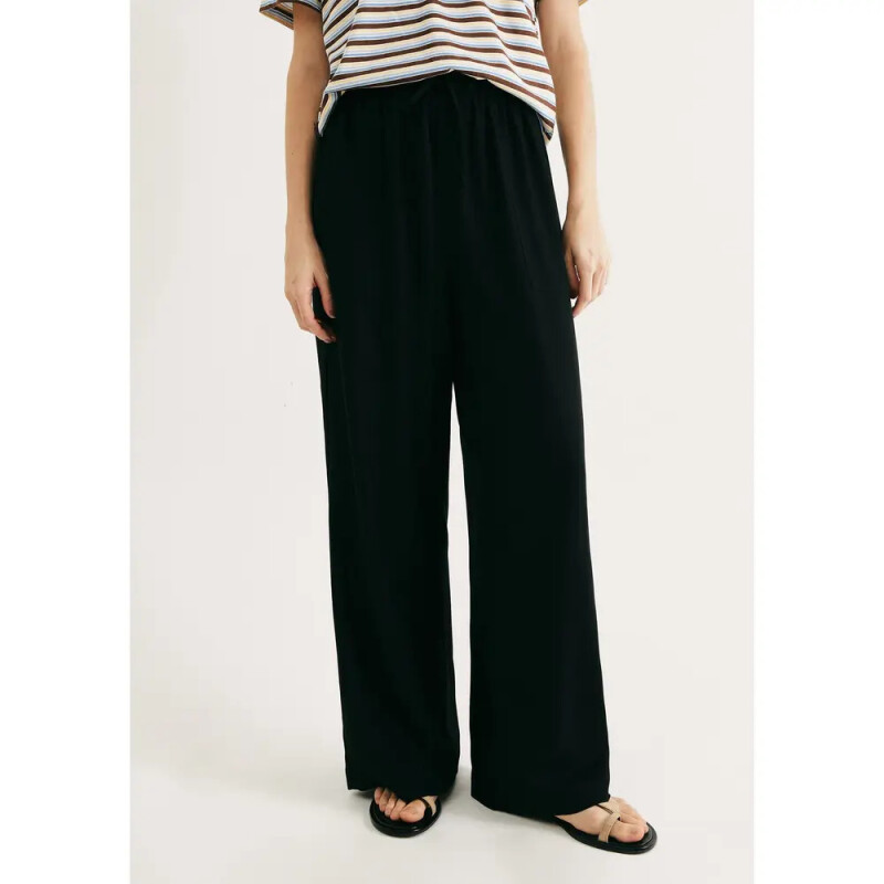 CALCA FEM PRETO ESCURO