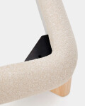 Cama desenfundable Odina bouclé crudo y patas de madera maciza de fresno acabado tono natural para colchón de 180 x 200 cm.