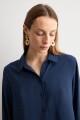Camisa clasica azul marino