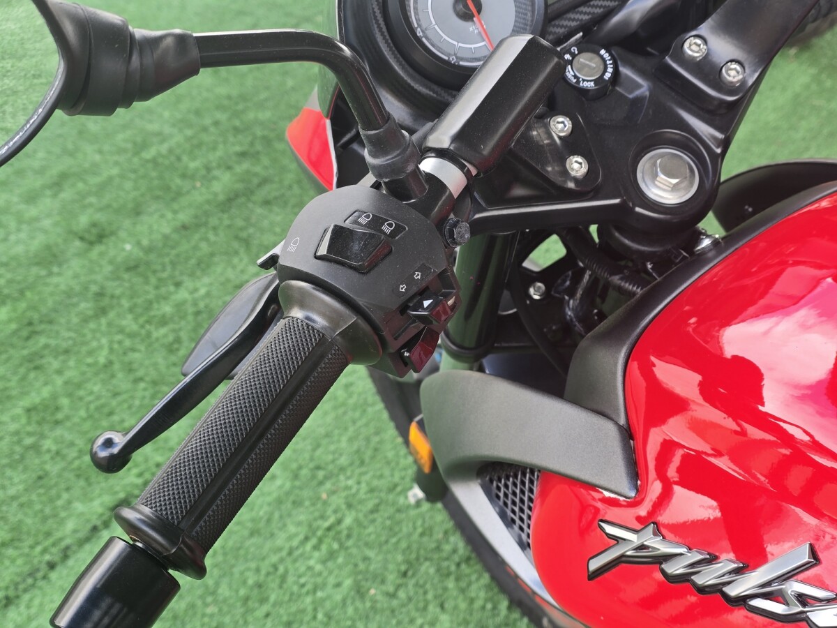 Bajaj Pulsar LS 125| Permuta / Financia Bajaj Pulsar LS 125| Permuta / Financia