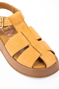Sandalia Guillermina Camel