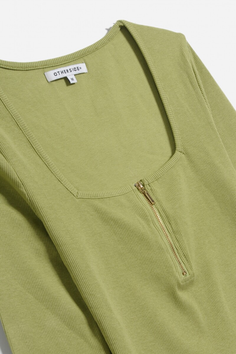 Remera m/l con cierre frontal VERDE