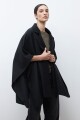Capa con solapa y cuello tejido negro