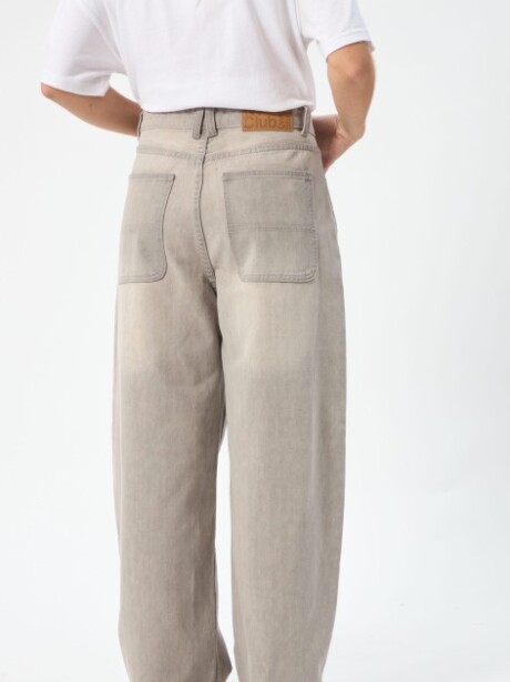 PANTALÓN DENIM BRUMA GRIS