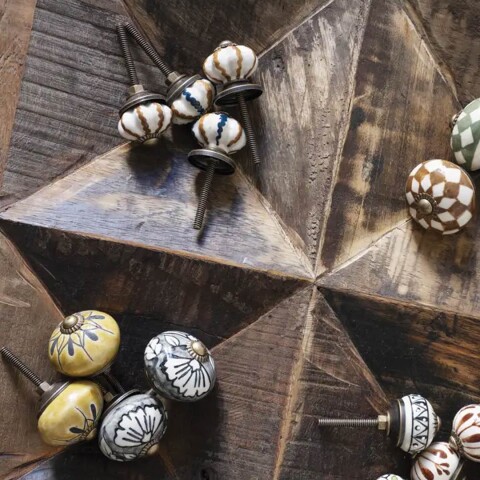 Tiradores de puerta - Aenor