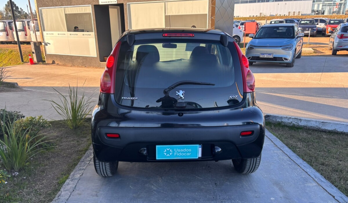 Peugeot 107 1.0 - 2011 Peugeot 107 1.0 - 2011