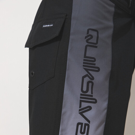 Boardshort Quiksilver de niño Holmes 16" - Negro Boardshort Quiksilver de niño Holmes 16" - Negro