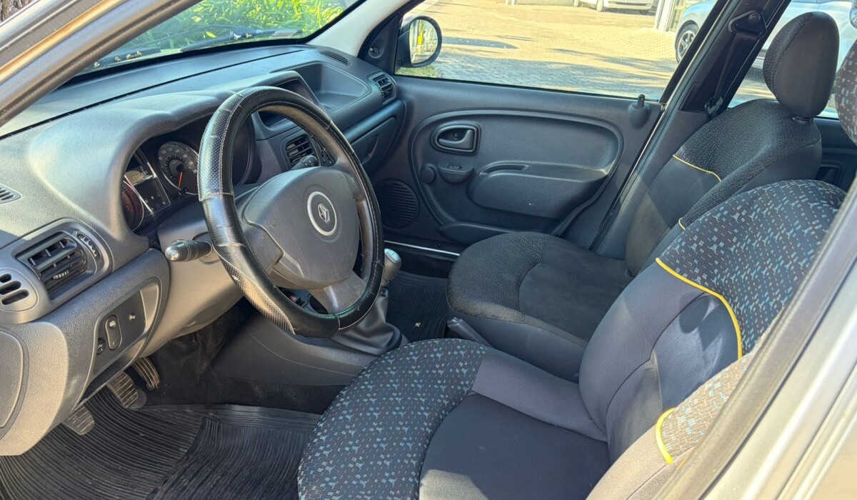 Renauilt Clio Expression - 2013 Renauilt Clio Expression - 2013