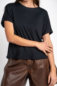 Remera Negro