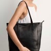 Shopper Vera en cuero vegetal liso Negro