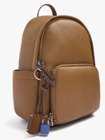 Mochila Básica Con Colgante camel