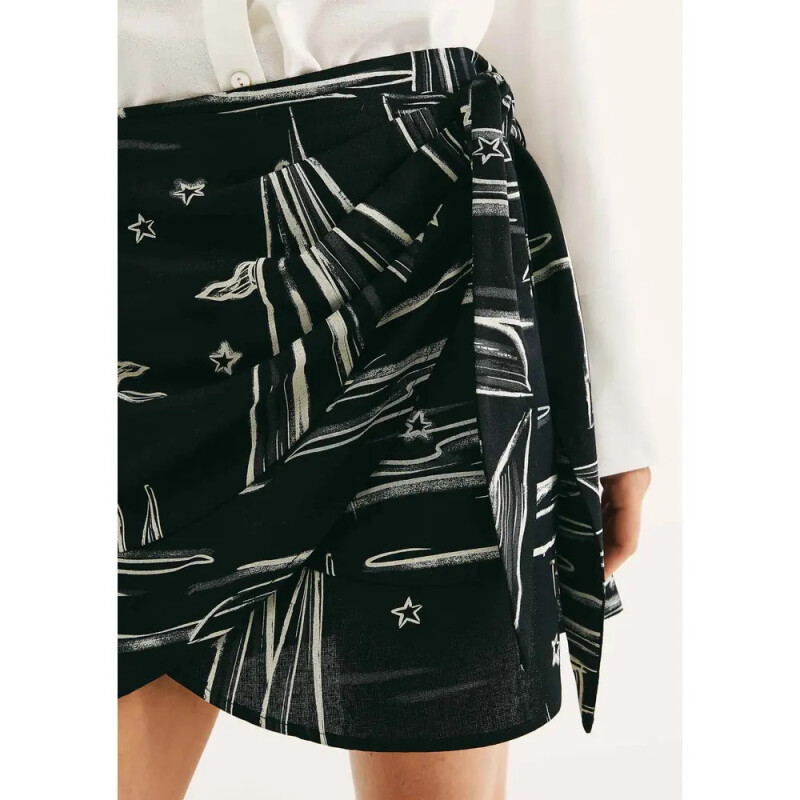 SAIA FEM PRETO