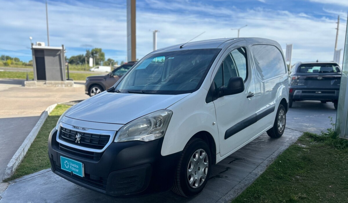 PEUGEOT PARTNER FURGON 1.8 2016 PEUGEOT PARTNER FURGON 1.8 2016