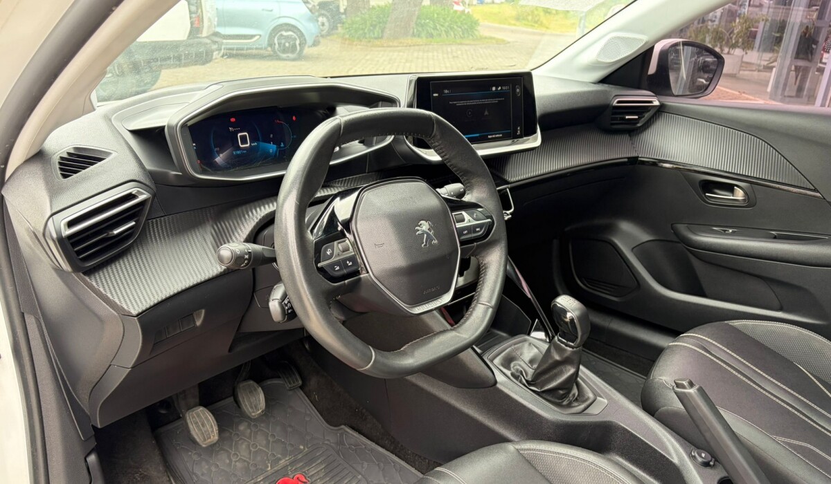 Peugeot 208 Allure 1,6 - 2022 Peugeot 208 Allure 1,6 - 2022