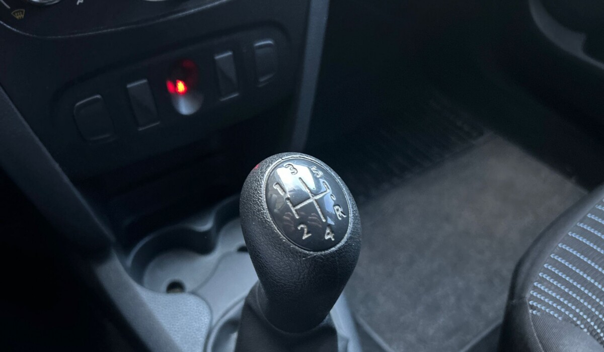 Renault Sandero Autentique Full - 2017 Renault Sandero Autentique Full - 2017