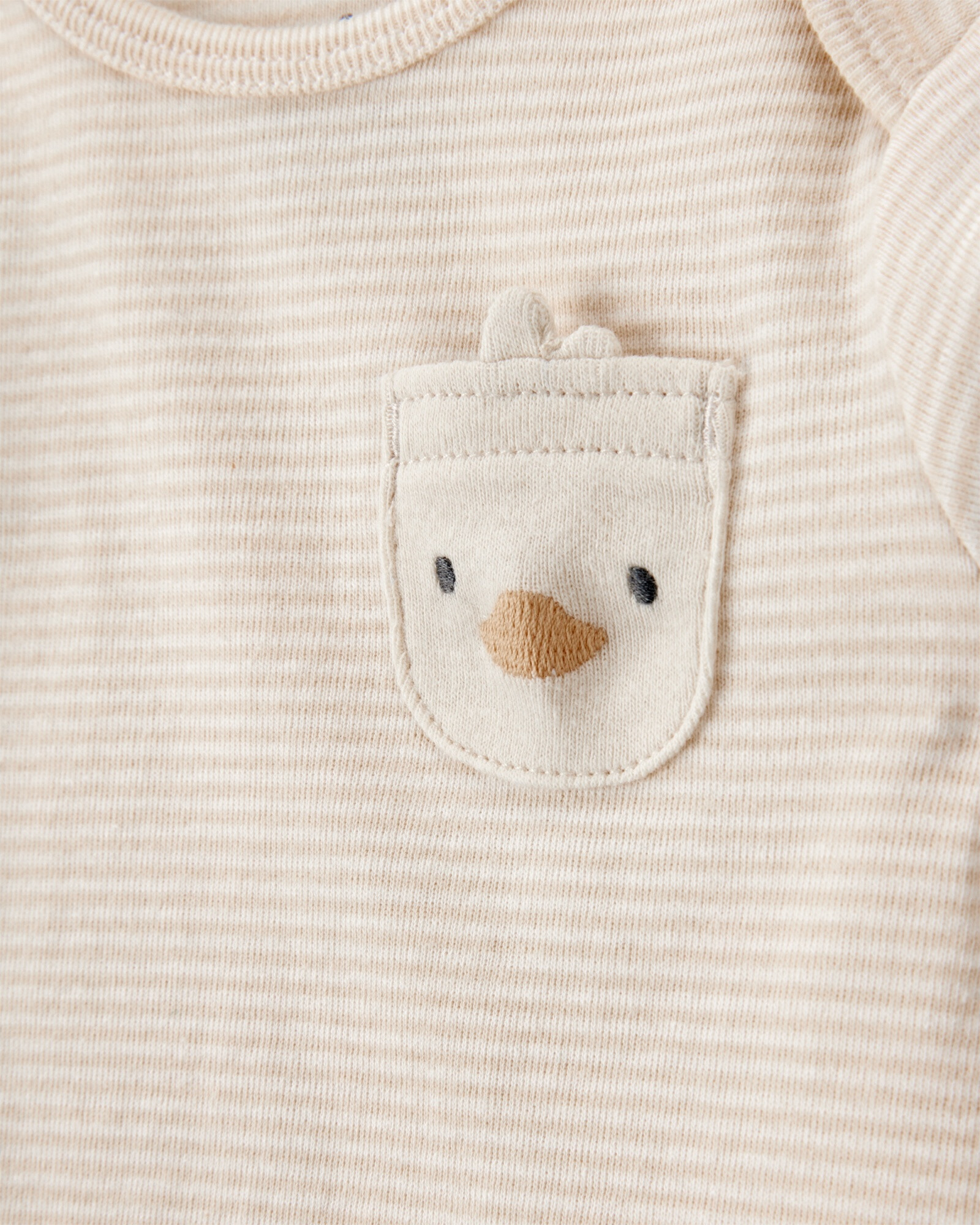 Set cuatro piezas de algodón, pantalón, remera, gorro y medias Sin color