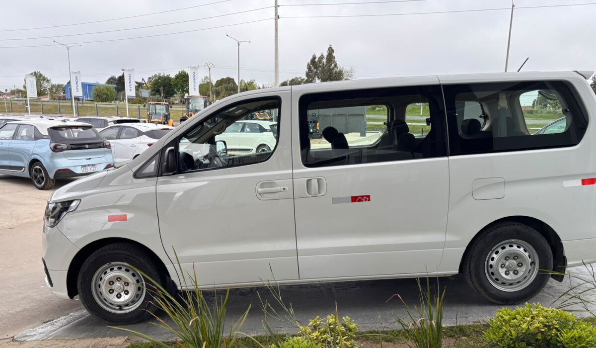 Hyundai H1 Minibus 9 Plz Diesel - 2020 Hyundai H1 Minibus 9 Plz Diesel - 2020