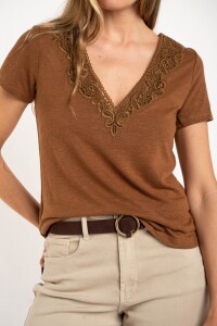 Remera Con Lino Camel