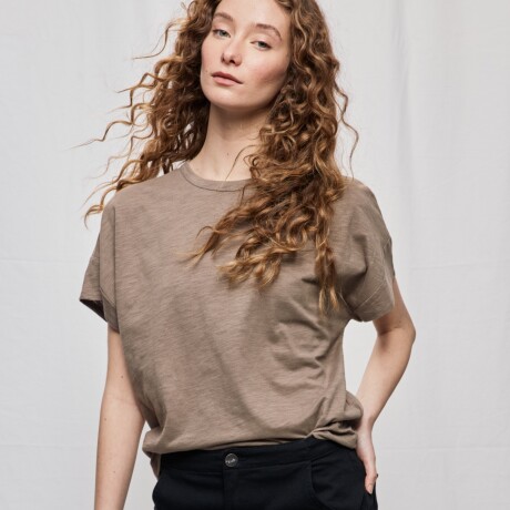 REMERA JANA Visón