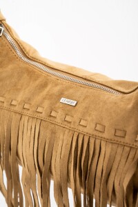 Cartera Flecos Gamuza Vegana Camel