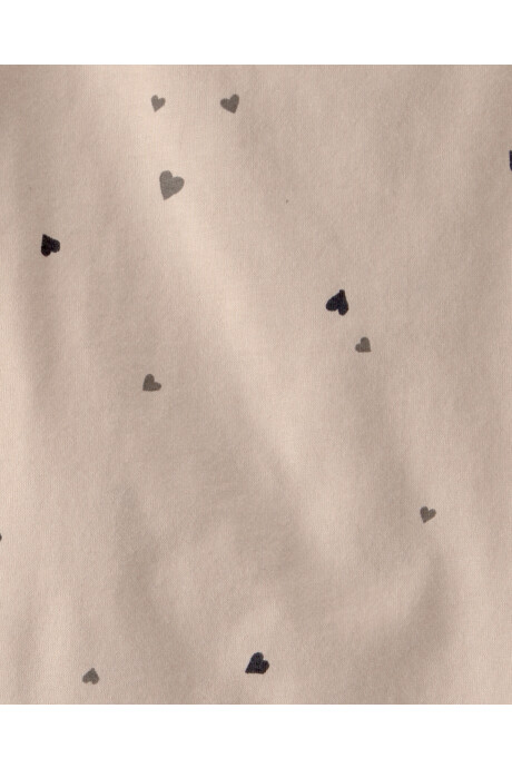 Set dos piezas de algodón, short y remera, beige, diseño corazones Sin color
