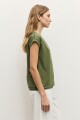 Remera con vainillas verde oliva