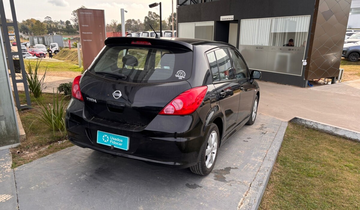 Nissan Tiida HB Full - 2013 Nissan Tiida HB Full - 2013