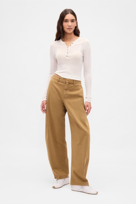 Pantalón Khaki Barrel Mujer Palomino Brown Global