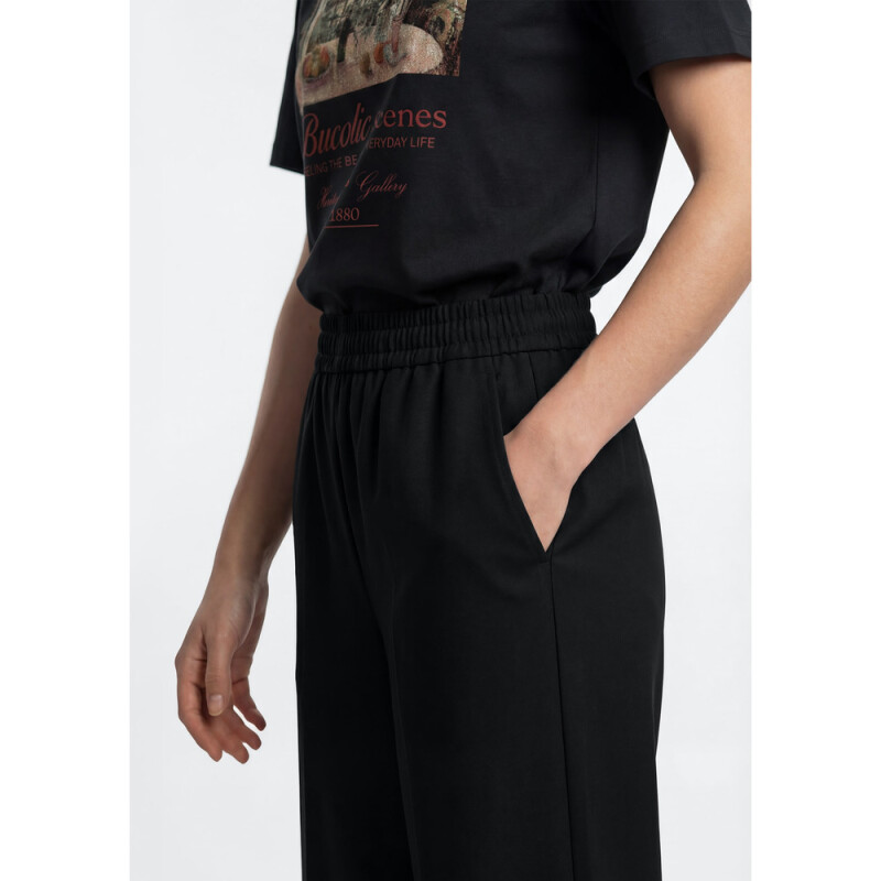 CALCA FEM PRETO ESCURO