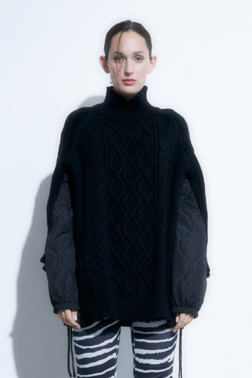 Sweater combinado negro