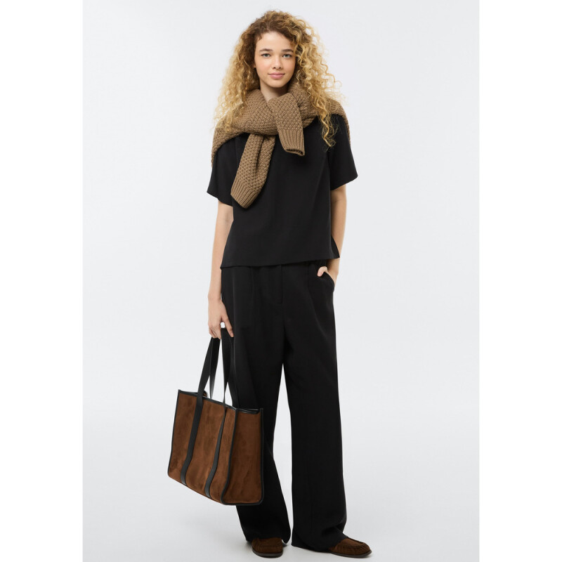 CALCA FEM PRETO ESCURO