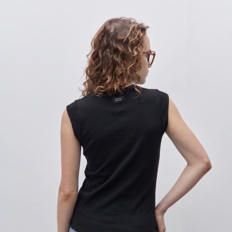 REMERA NEMI Negro