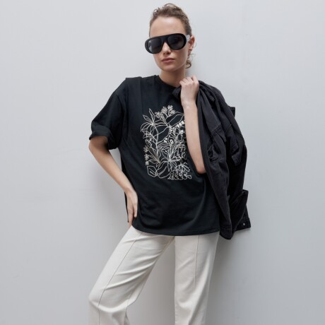 REMERA MECA Negro