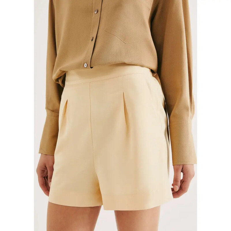 SHORTS FEM AMARELO CLARO
