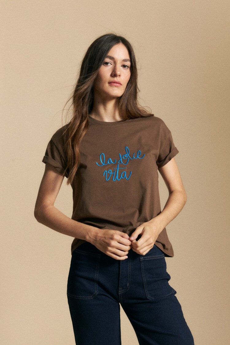 REMERA ALMENDRO Café