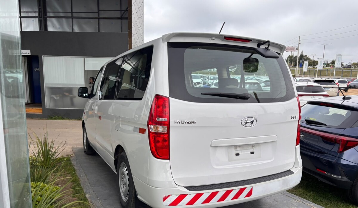 Hyundai H1 Minibus 9 Plz Diesel - 2020 Hyundai H1 Minibus 9 Plz Diesel - 2020
