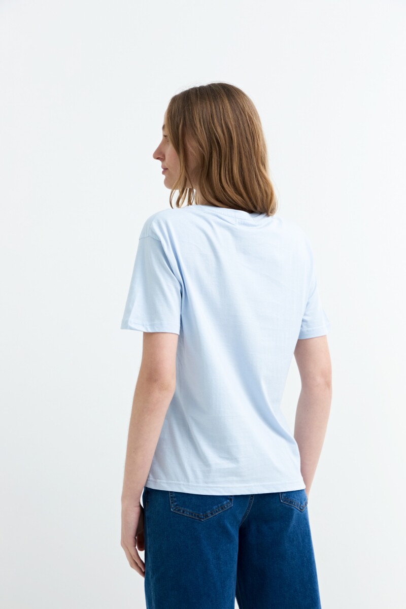 Remera m/c estampada Life Is Good CELESTE