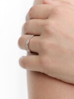 Anillo De Onda Con Circonitas – Plata De Ley 925 plateado