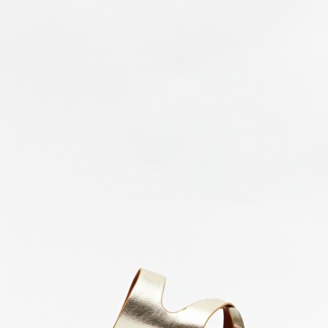 SANDALIA LOURDI Dorado