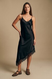 Vestido Midi Satinado Con Encaje Negro