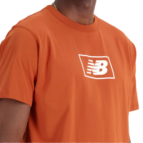 Remera New Balance Camiseta Essentials Logo - Brown BROWN